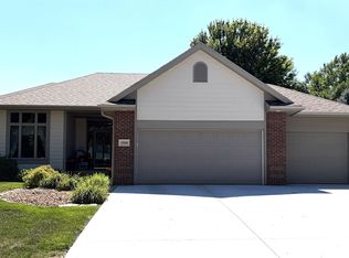 2709 Lakeview Dr, Yankton, SD 57078