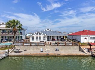 231 Windjammer St, Rockport, TX 78382