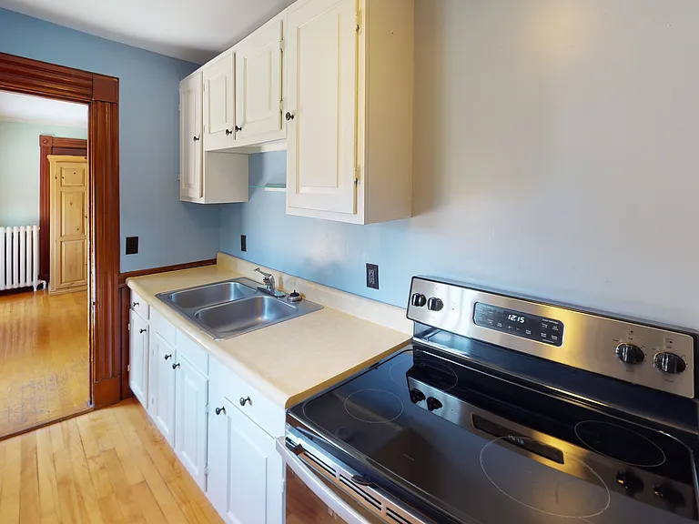 31 Elm St #4 — Photo 3