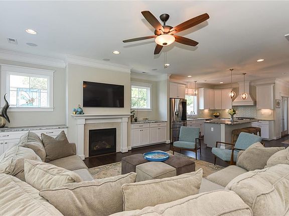 Spacious and open living! Gas fireplace.