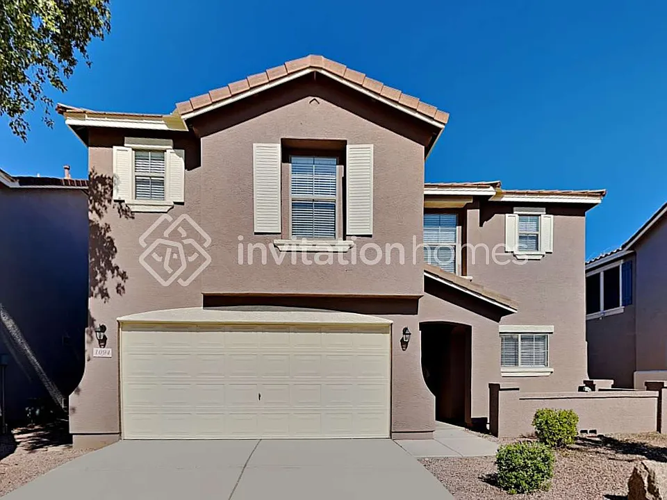 1094 E Lowell Ct
