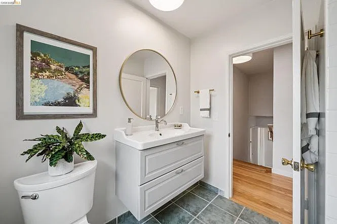 3 bed, 2079 sqft, $5,100 — Photo 1