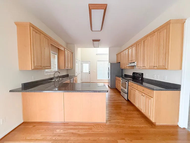4565 Twin Creeks Dr — Photo 8