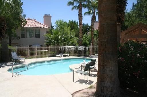 4th image of 2611 S Durango Dr