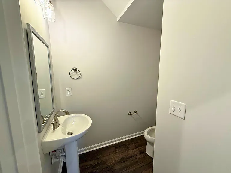 144 Gervais Cir — Photo 4