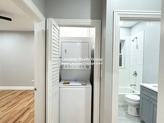 4th image of 1153 W Lunt Ave #1
