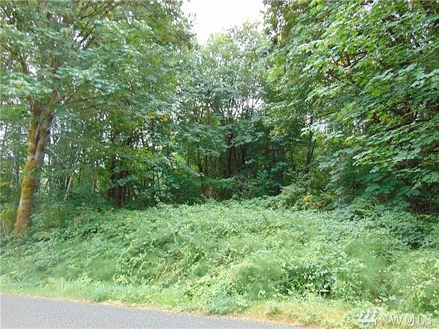 2nd image of 1835 Walker Park Rd