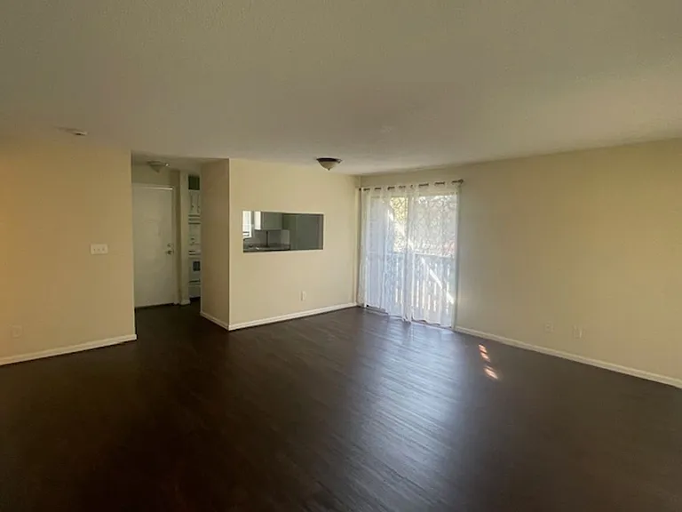 114 Cedar Cove Ln — Photo 3