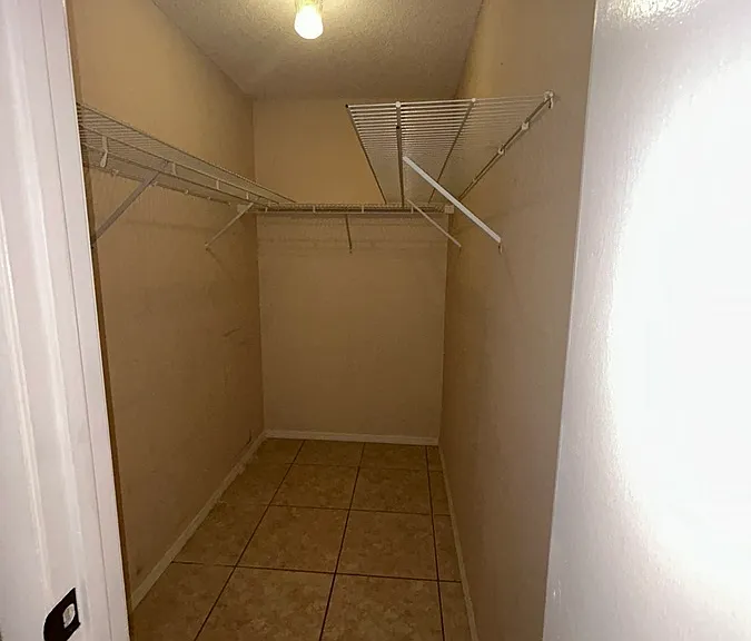 511 Manor Cir #1 — Photo 43