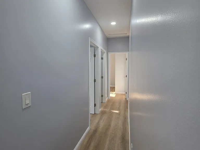 1715 W 64th St #1/4 — Photo 4
