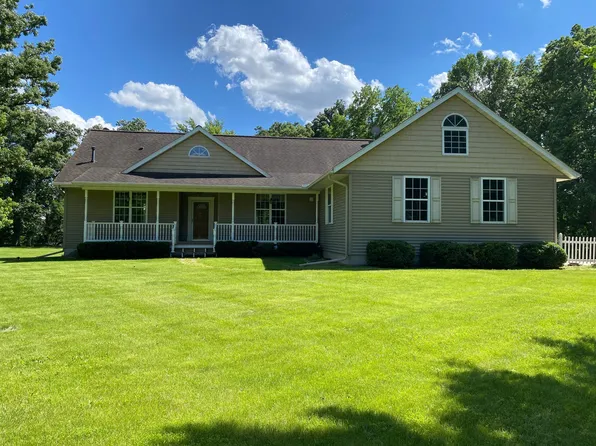 64561 270th St, Alden, MN 56009