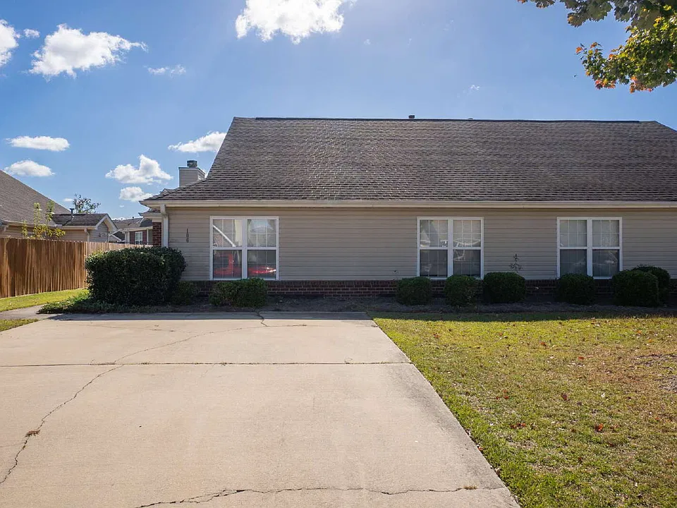 106 Lipscombe Ln