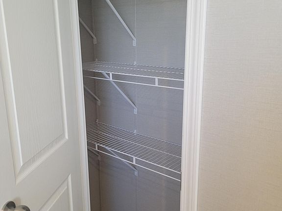5th image of 228 Golfview Ct #108
