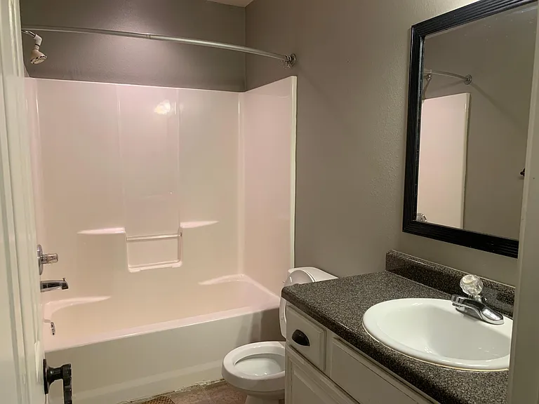 700 N Cummings Ave — Photo 5