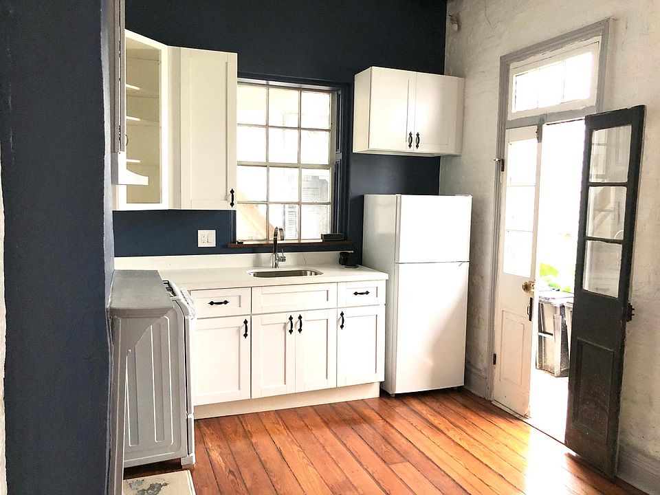 1st image of 937 Barracks St #3