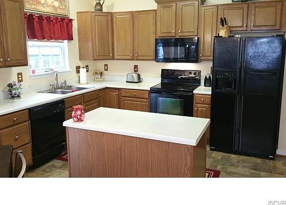 3rd image of 1813 Greenwood Glen Dr