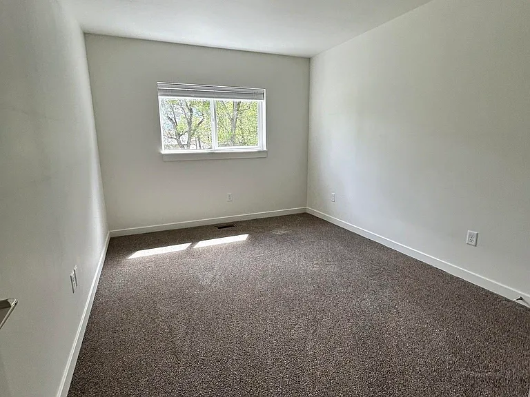 807 Cocoa Ct #B — Photo 8