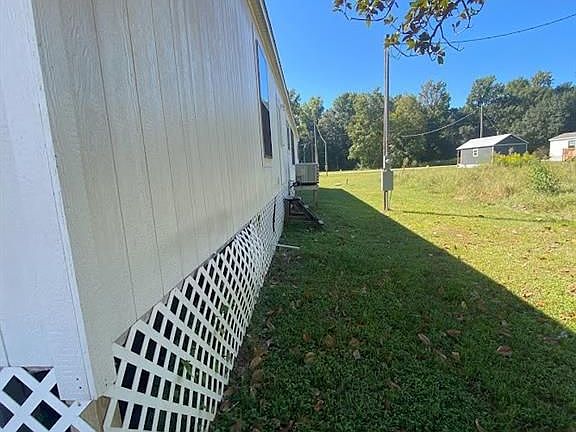 3rd image of 136 Wood Fern Dr