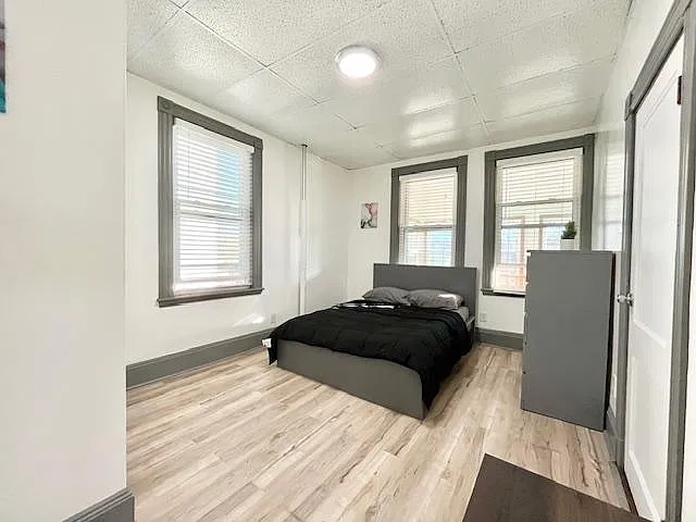 2 bed, 9999 sqft, $2,600 — Photo 4