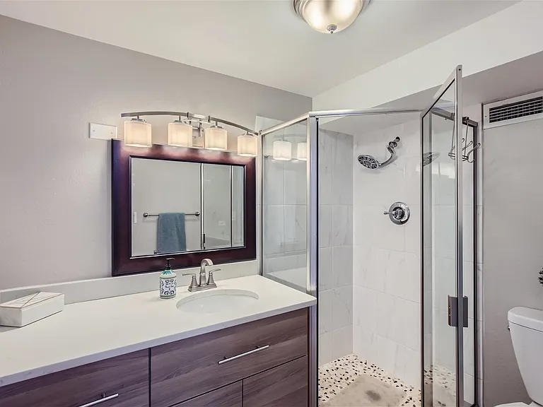 1155 Ash St #1108 — Photo 20