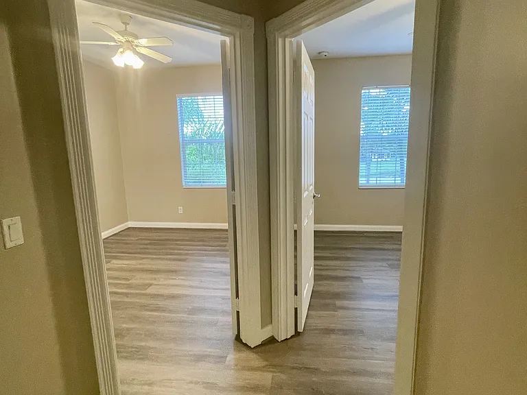 1649 Napoli Dr W #1649 — Photo 16