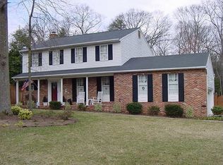 8224 Fairwood Dr, Pasadena, MD