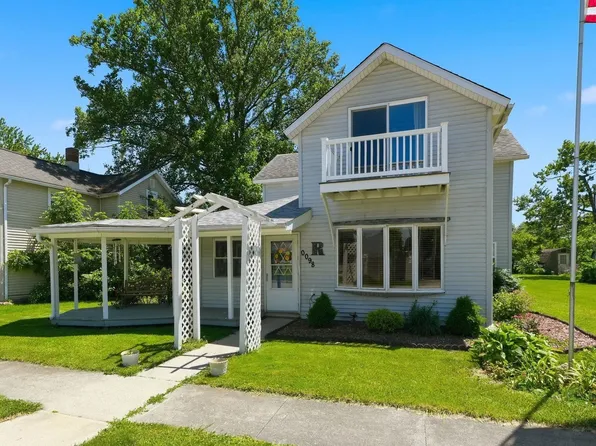 98 W Washington St, Poneto, IN 46781