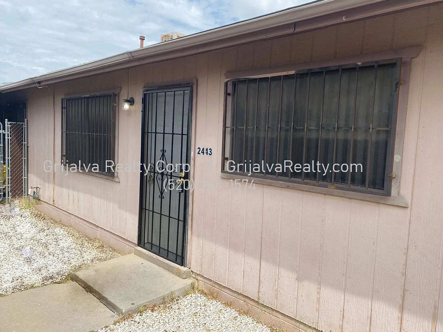 2439 Fontana — Photo 1