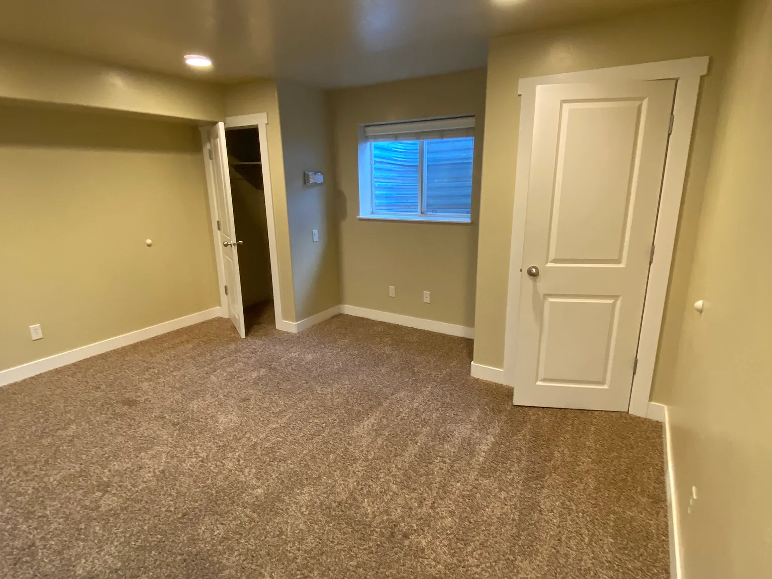 1 bed, 900 sqft, $1,000 — Photo 4