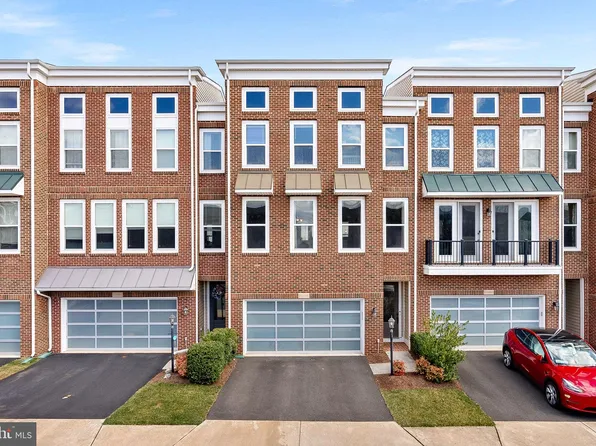23486 Hillgate Ter, Ashburn, VA 20148