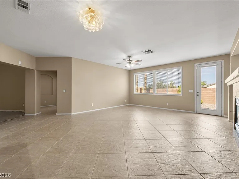 428 Eternity St — Photo 12