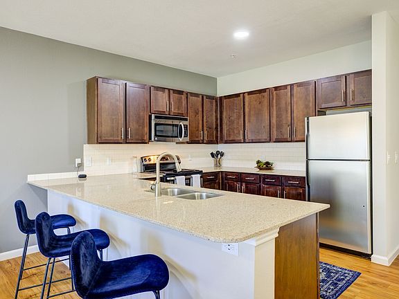 5th image of 11301 Farrah Ln #514