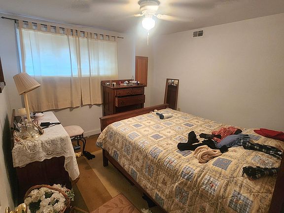 4th image of 874 Burns Ave