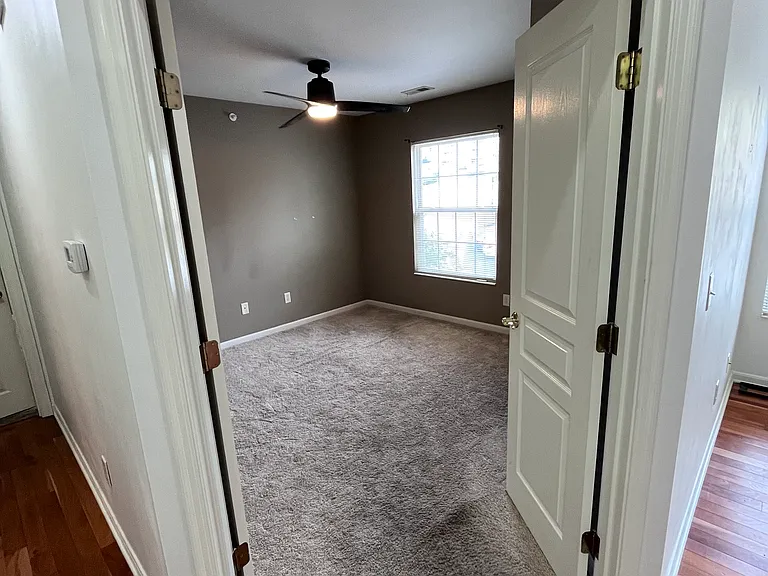 335 Skyview Ct — Photo 10