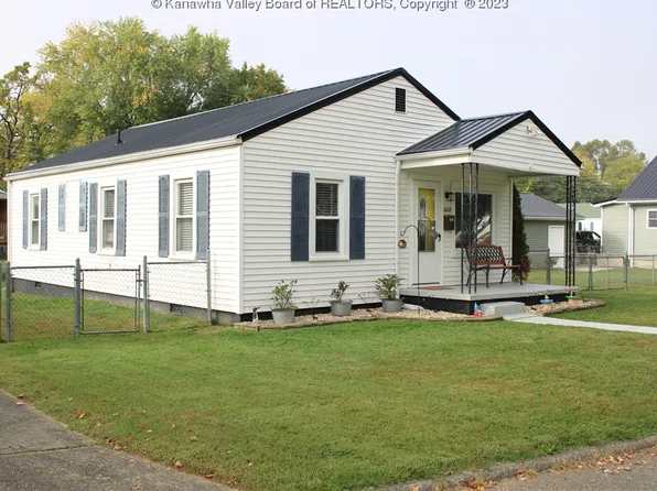 2007 McKinley Ave, Saint Albans, WV 25177