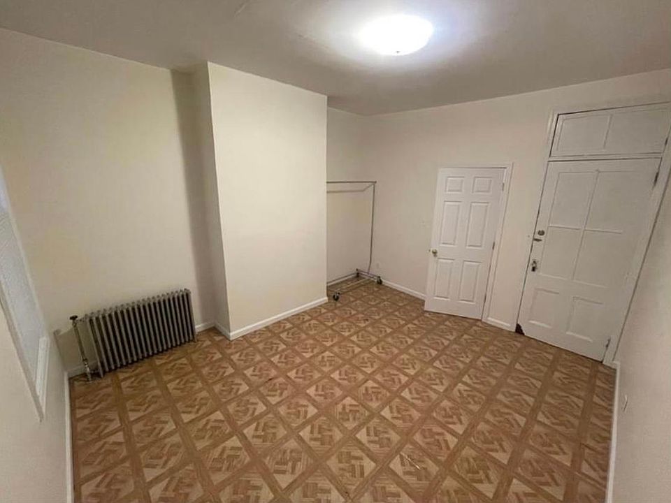 2nd image of 2014 Grove St Floor 2