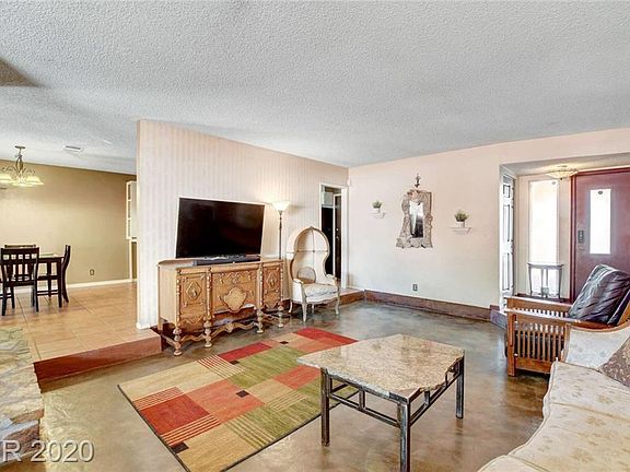 4th image of 7408 Bagdad Ct