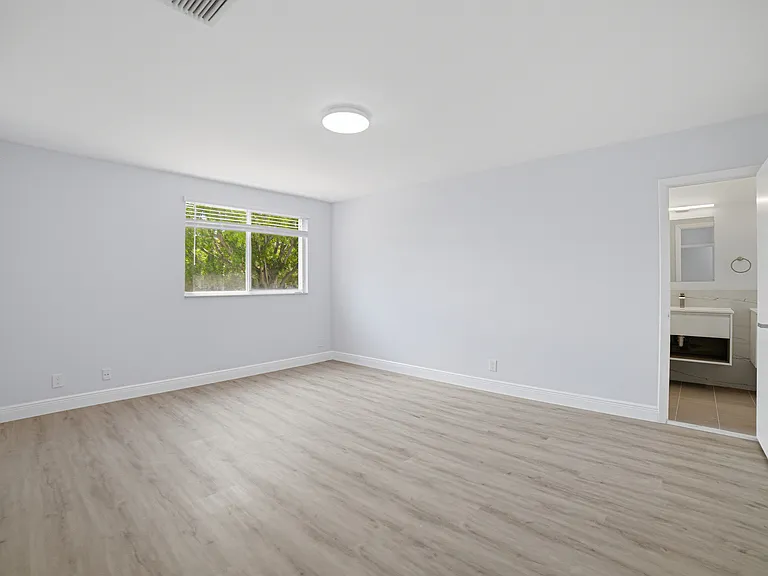 535 Talavera Rd — Photo 9
