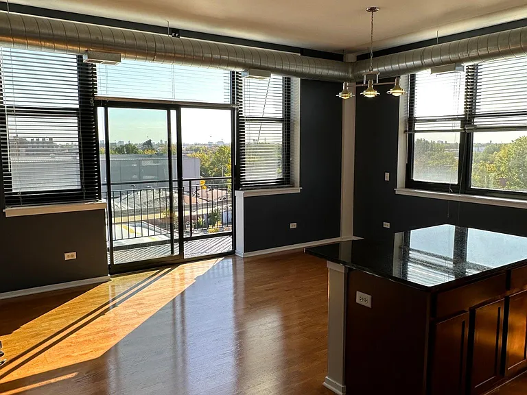2323 W Pershing Rd #613 — Photo 5