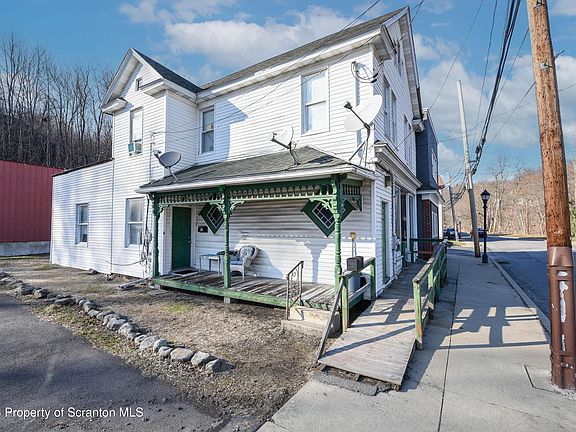 2nd image of 520 N Main St