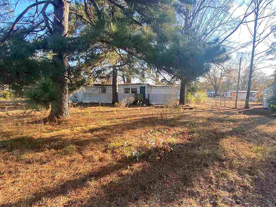 1st image of 304 E Avenue F