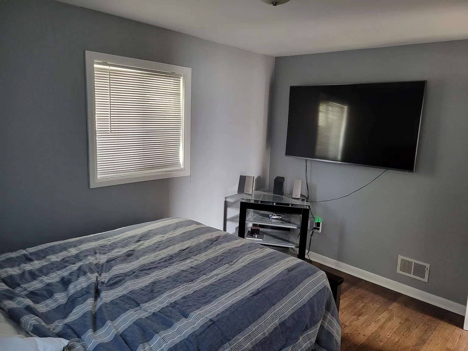 4 bed, 1800 sqft, $3,200 — Photo 4