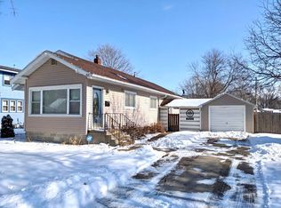 521 8th St, Nevada, IA 50201