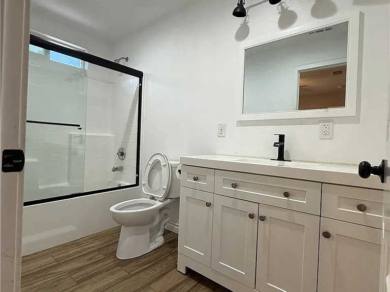 1224 Poplar St — Photo 1
