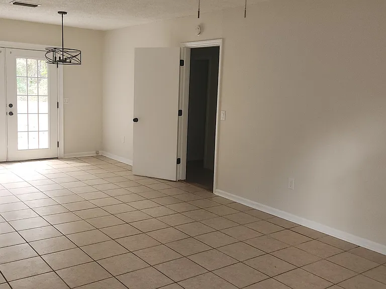 205 Harbor Dr — Photo 8