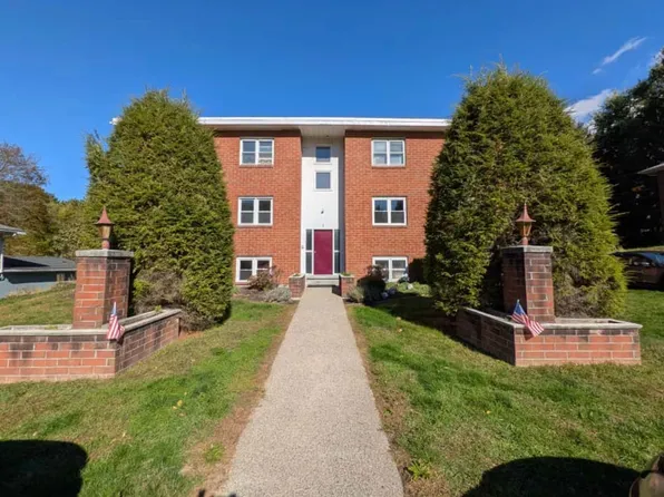Stylish 1-Bedroom Apartment Renovated & Peaceful Living