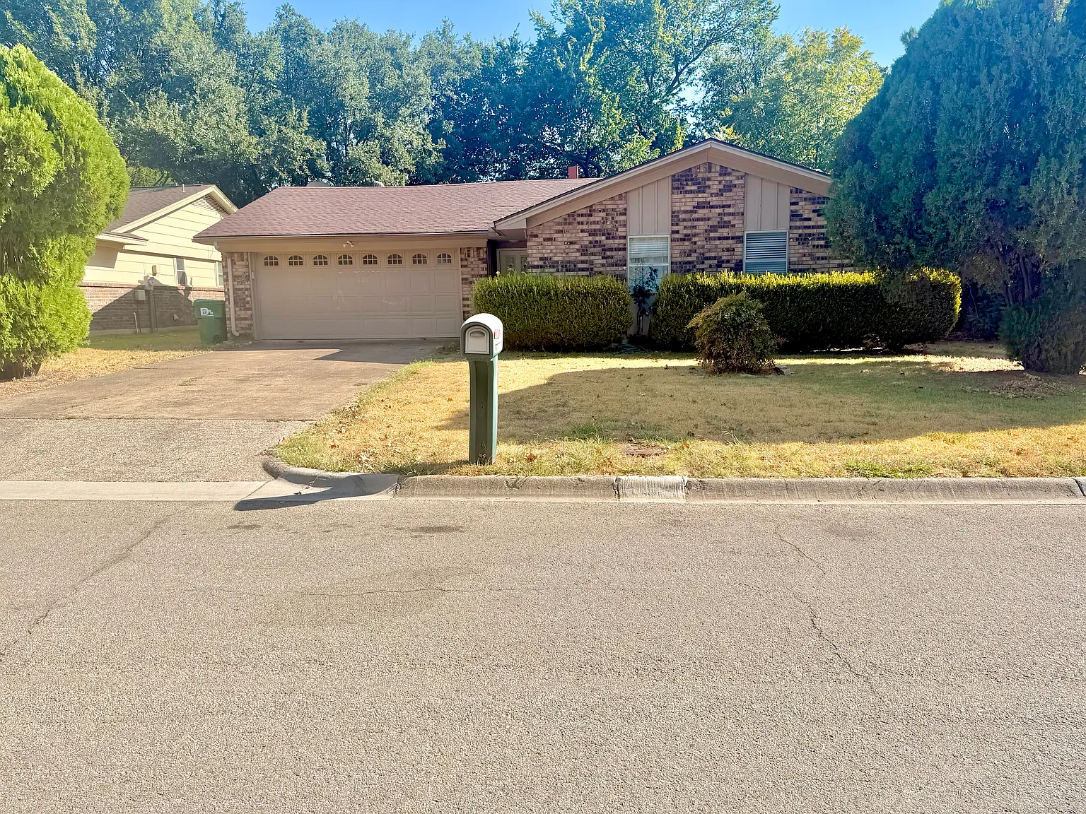 3 bed, 1364 sqft, $1,950 — Photo 1