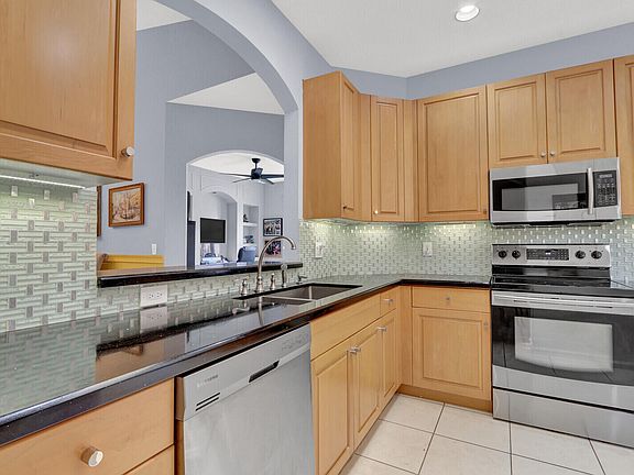5th image of 9531 Crescent View Drive N