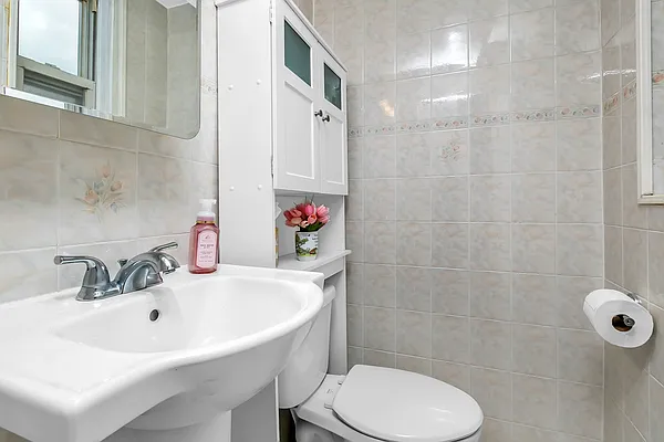 Sold by MJR Real Estate | media 32