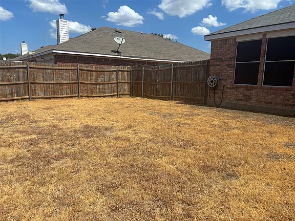 3rd image of 1809 Chapman Dr